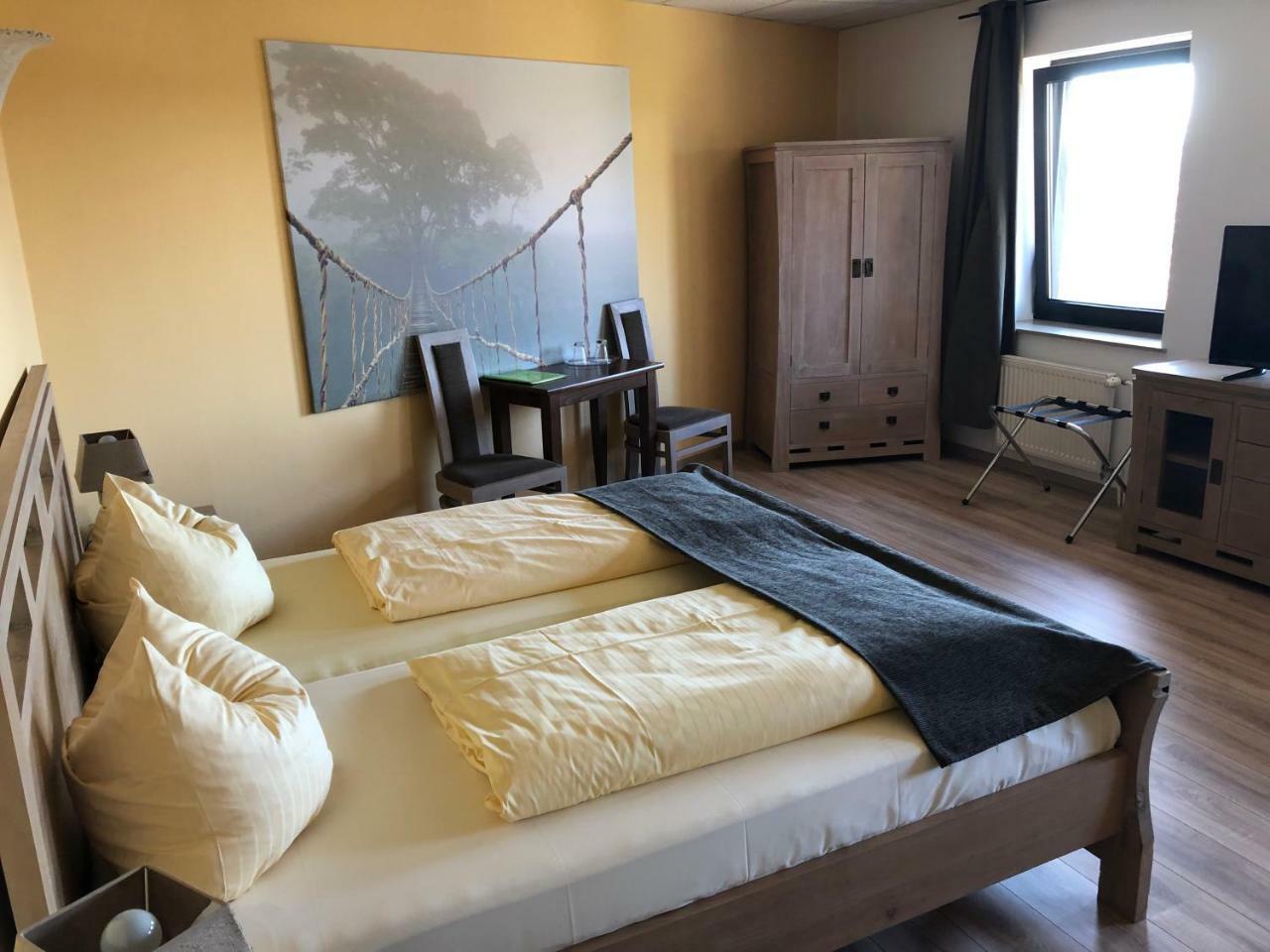 Hotel Rabenstein Raben Steinfeld Ngoại thất bức ảnh